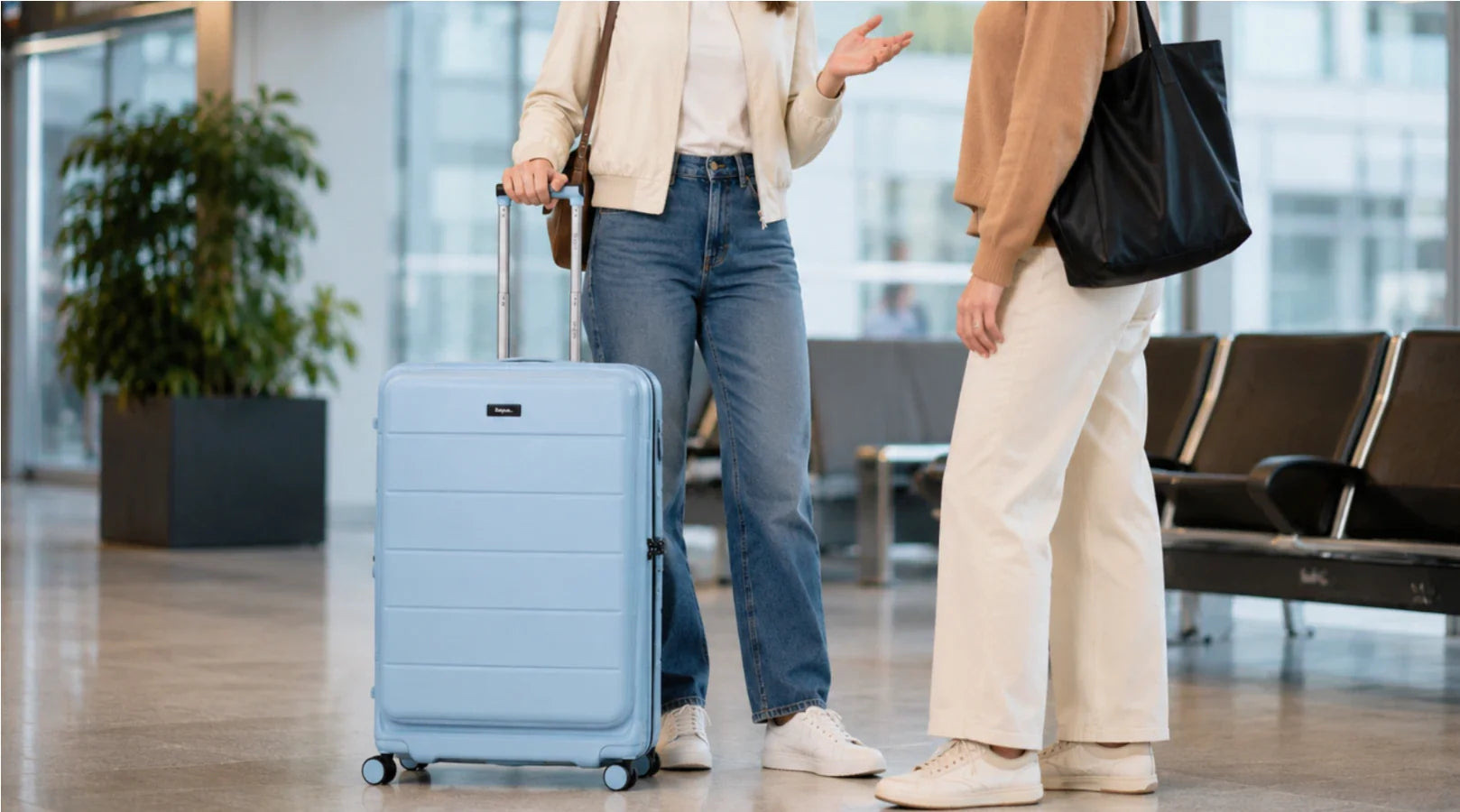Voli Low Cost ad Agosto: Evita le Multe Salate con la Valigia 20 Pollici Segue